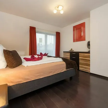 Center Apartment *