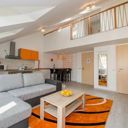 Center Apartment *