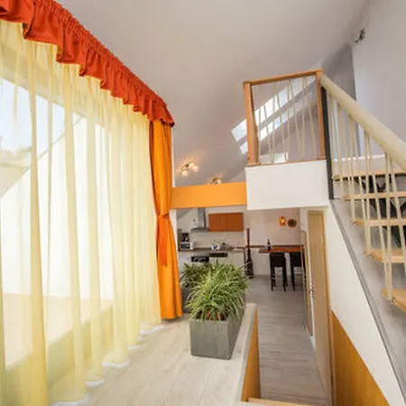 Center * בודפשט