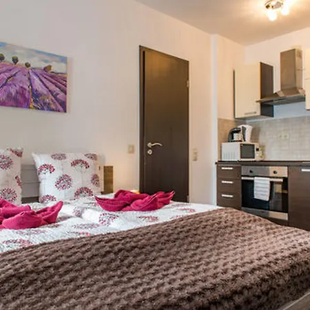 Center * בודפשט