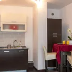 شقة Center *